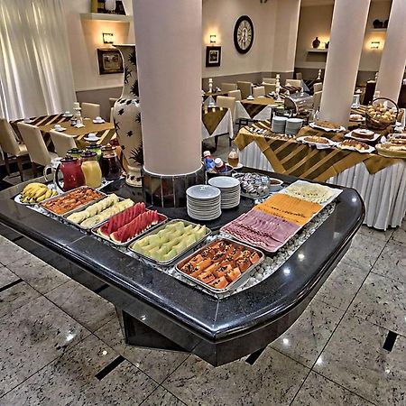 Hotel Da Vinci Серра-Негра Экстерьер фото